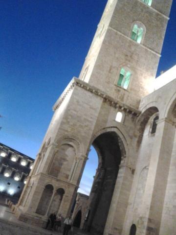 Arco' B&B Trani Cattedrale Buitenkant foto